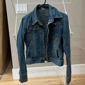 Slightly cropped blue jean jacket size medium